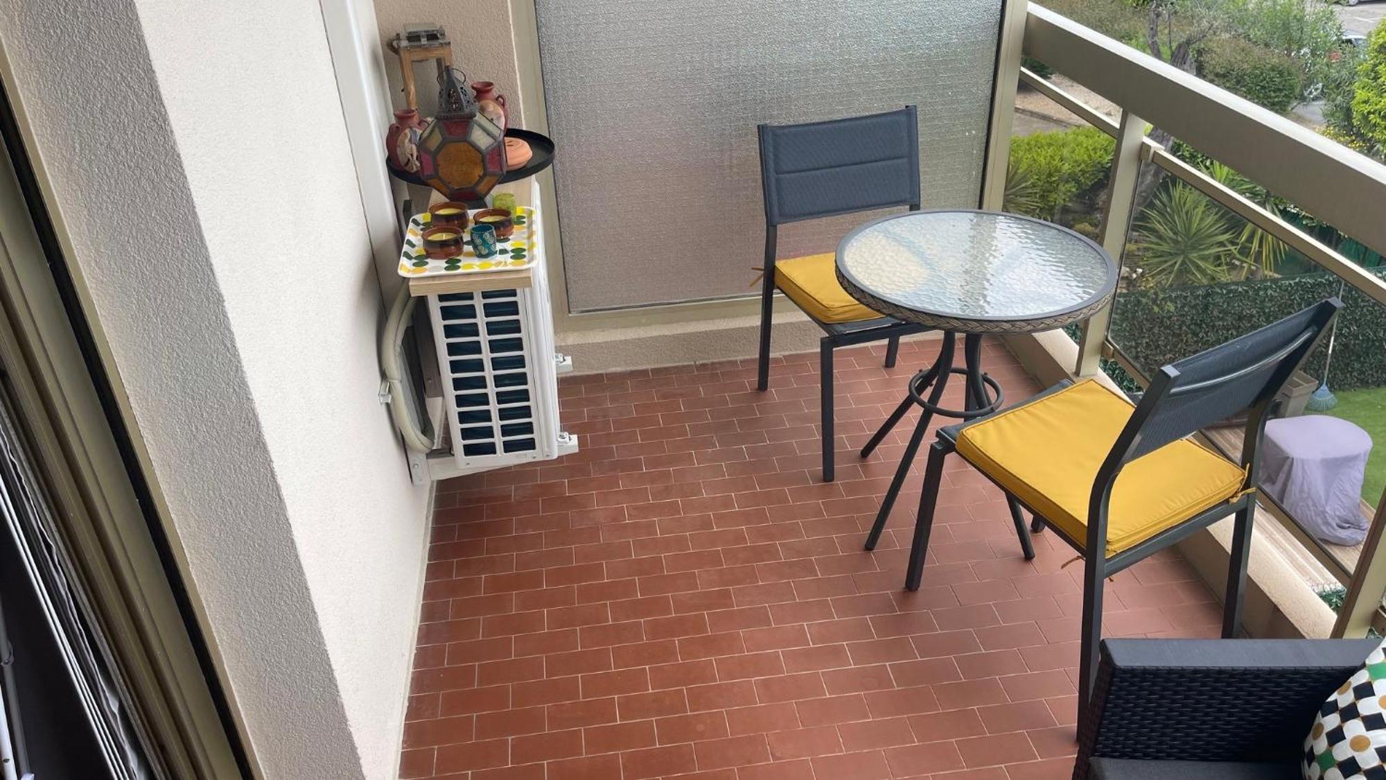Joli Studio Vue Mer, Piscine, Tennis, Parking Antibes Exterior photo